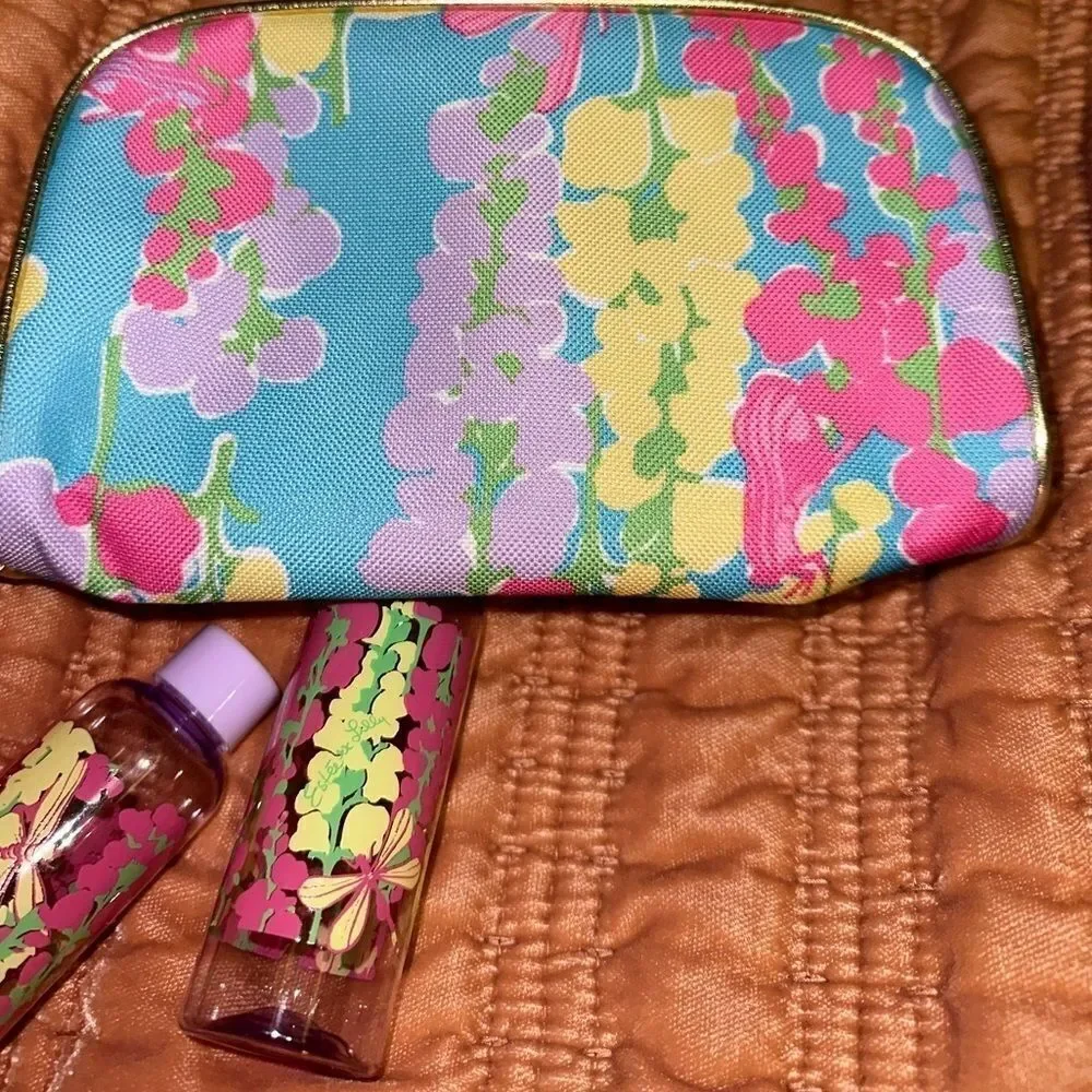 LILY PULITZER for ESTEE LAUDER Gorgeous makeup/ travel bag with a summer print